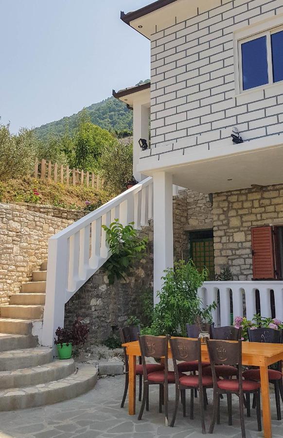 Villa Goliku Pestani Exterior foto